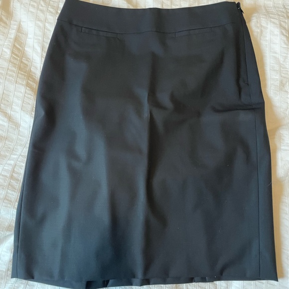 Beautiful Skirt Suit - Picture 1 of 7